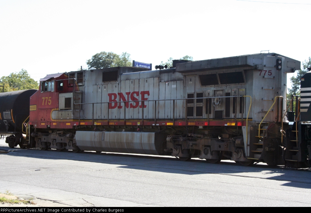 BNSF 775