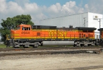 BNSF 4944 Waveing