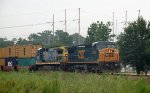 CSX 7870 leads train Q181 southbound