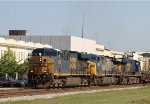 CSX 5463 leads train Q405 southbound