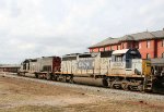 HLCX 6137 & CSX 8320 pass the station