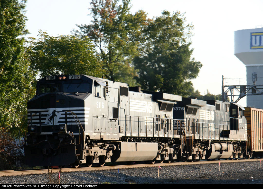 NS 9116 & 9376 lead a southbound train