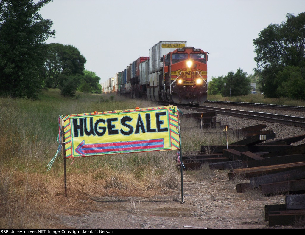 BNSF 4996