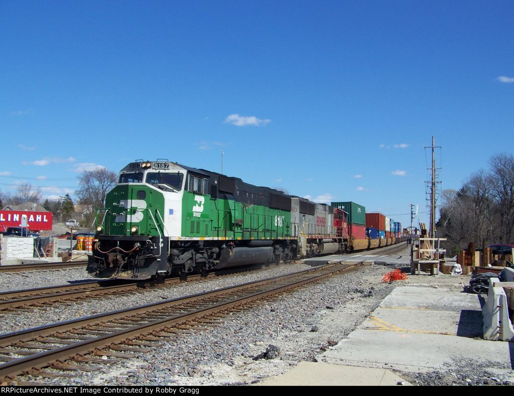 BNSF 8187