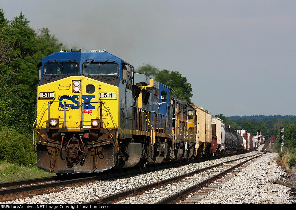 CSX 511 leads Q335-16 up the hill