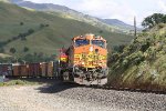 BNSF 5448 leans into the grade