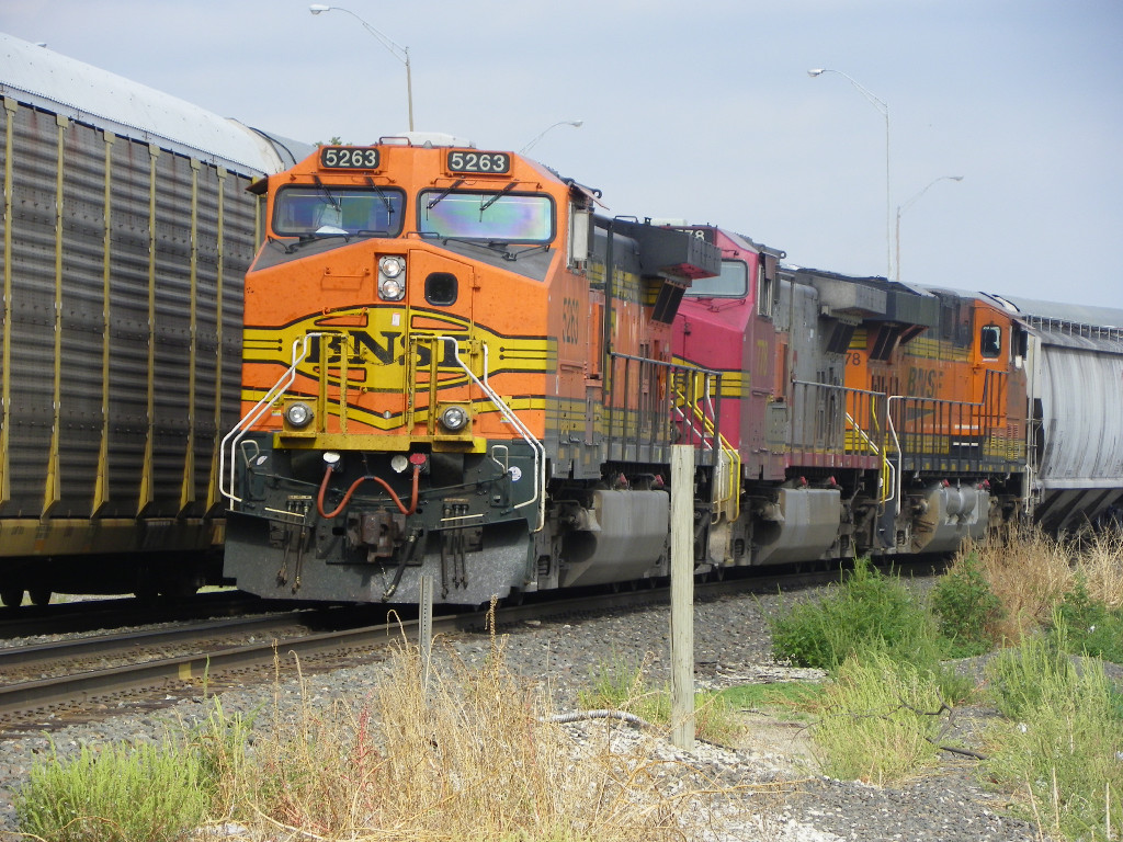 BNSF C44-9W 5263