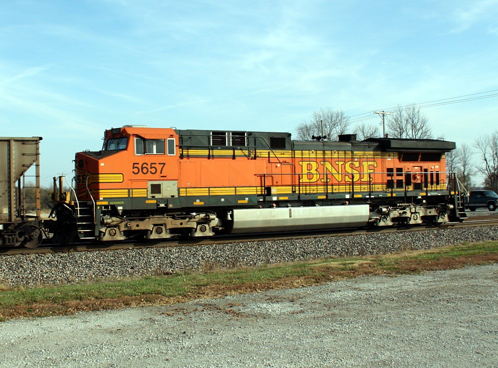 BNSF 5657