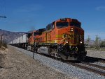 BNSF 5149 pulls a Z-train into Mojave