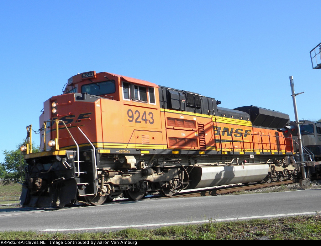 BNSF 9243