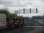 BNSF ES44DC 7233 & BNSF C44-9Ws 5276 & 4898