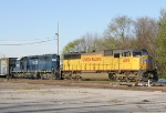 UP 4017 and HLCX 7175