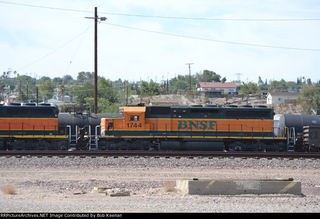 BNSF 1744