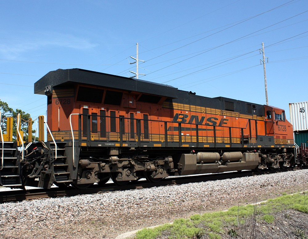 BNSF 6728