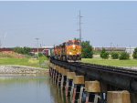 BNSF ES44DC 7665