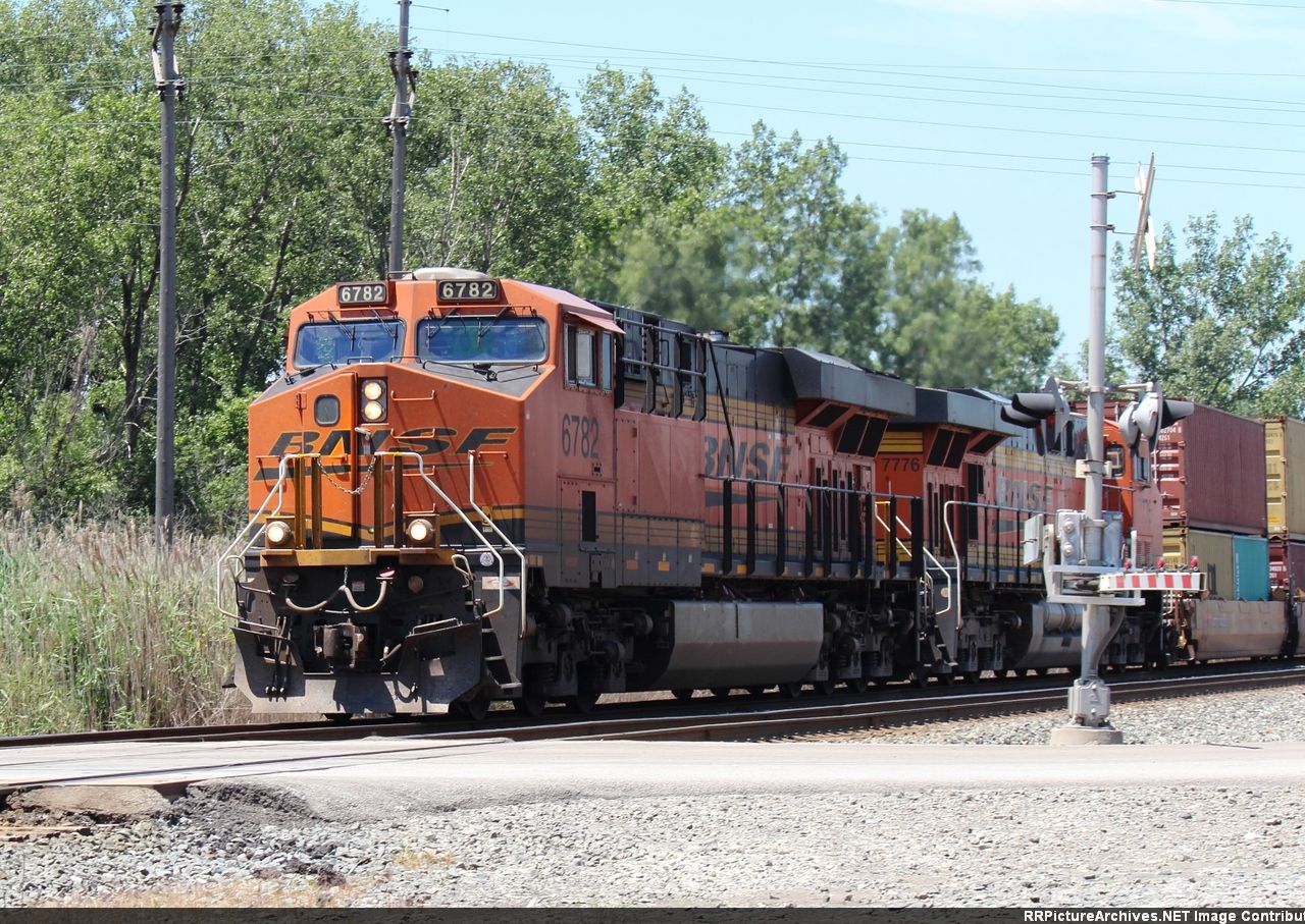 BNSF 6782 7776