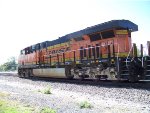 BNSF ES44C4 6639