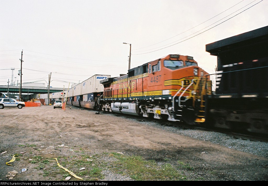 BNSF 4487