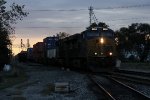 CSX 3056 & 989 make track speed eastward leading Q146