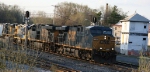 CSX 5287 leads train Q401 eastbound before darkness falls