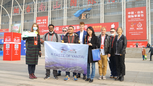 Expats embark on tour of Yantai