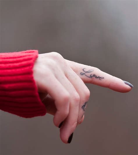 21 Best Small And Minimalist Tattoos That Are Absolutely Adorable ...