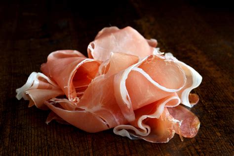 7 Differences Prosciuttini vs Prosciutto You Need to Know