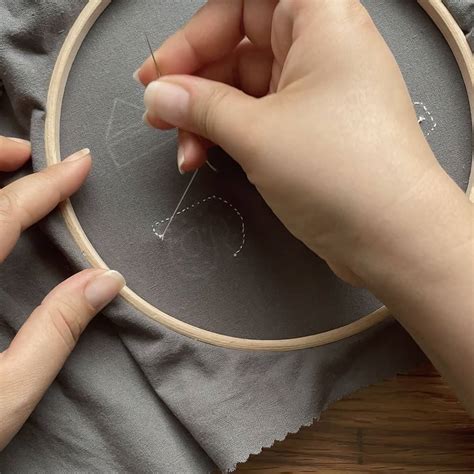 How To Embroider Letters: Stem & Satin Stitch - Makenstitch