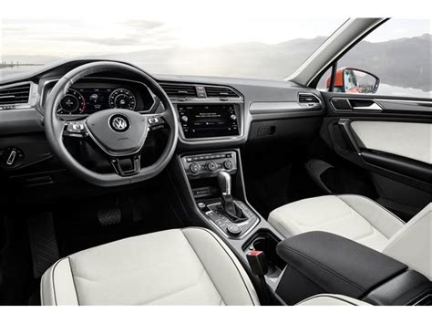 2024 Volkswagen Tiguan: 103 Interior Photos | U.S. News