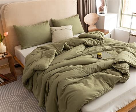 ROSGONIA Reversible Lightweight Olive Green Comforter Set, 3-Piece