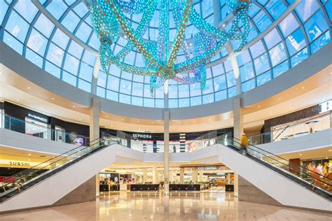 Square One Shopping Centre | Destination Ontario