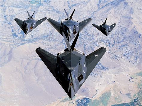 US' F-117 Nighthawks - World's 1st Stealth Aircraft Battles USAF ...