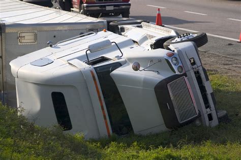 Common Causes of Semi-Truck Accidents – NewsPocket