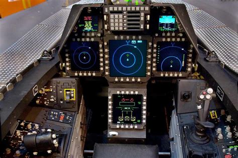 F22 Cockpit / The difference between the cockpits of A 1997 F-22 Raptor ...