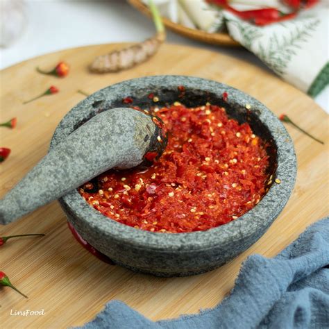 Sambal Oelek Recipe (3 Ingredients)