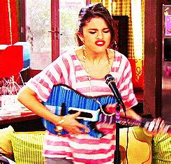 wizards of waverly place selena gomez gif | WiffleGif