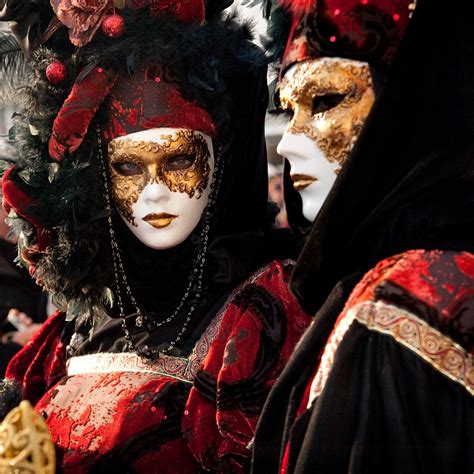 Direct From Venice: Carnival of Venice - Yearly Show of Costumes, Masks ...