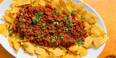 Veggie Nachos with Quorn Mince Chilli and Spring Onions| Quorn