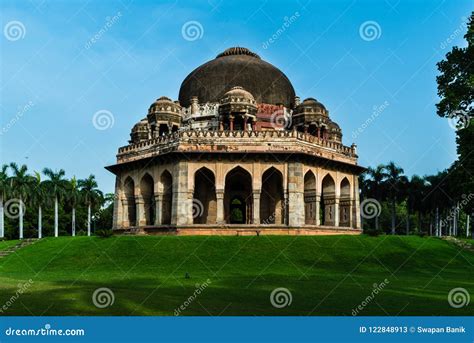 Tomb at Lodi Gardens stock image. Image of masjid, garden - 122848913