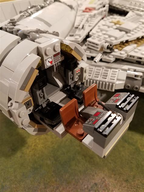 UCS Millennium Falcon Cockpit Mod : r/lego