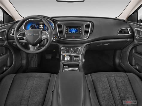 2017 Chrysler 200 Interior | U.S. News & World Report