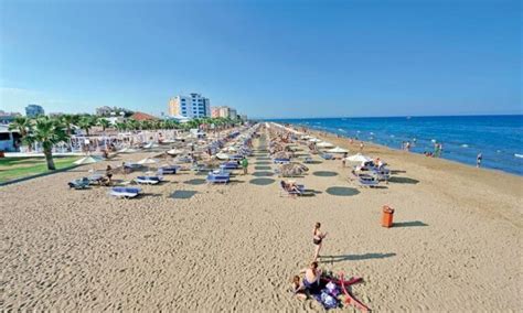 Larnaca Beaches Guide For Tourists - What To Do in Cyprus