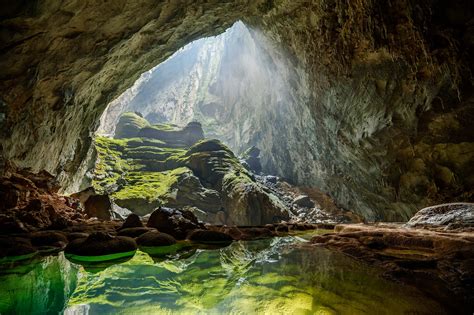 How to explore the world's largest cave, Hang Son Doong, in Vietnam ...