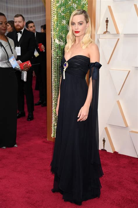 Margot Robbie's Vintage Chanel Dress at the Oscars 2020 | POPSUGAR ...