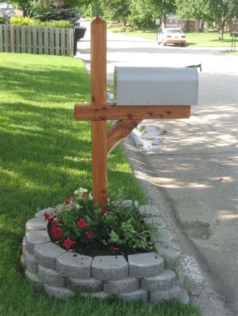 25 Mailbox Landscaping Ideas for the Best Curb Appeal