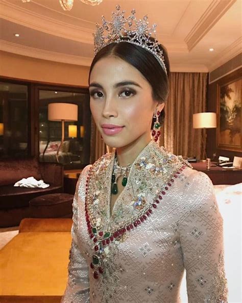 5 commoners who married into Malaysian royalty, from Julia Rais – the ...