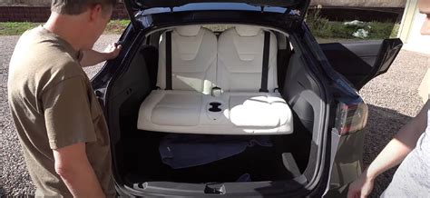 Tesla Model Y Trunk Space With 7 Seats - bmp-leg