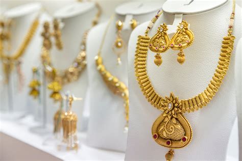 Understanding Karat Gold Grades – Sana Jewellers