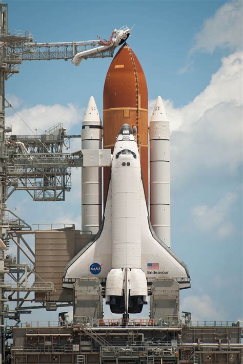 Space Shuttle Endeavour - NASA Space Shuttle Program Photo (39433658 ...