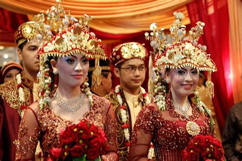 Traditional wedding Palembang:Palembang